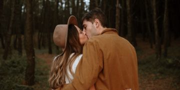 Kysse På Munden - Betydning Og Symbolik I Drømme 20